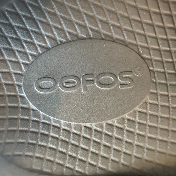 Oofos Recovery Slides - Picture 4 of 10